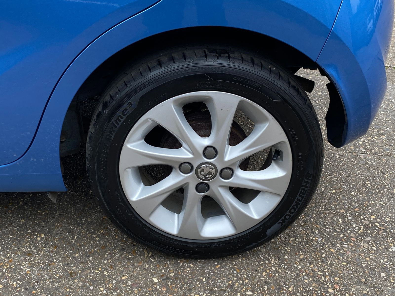 Vauxhall Viva 1.0i SL Hatchback 5dr Petrol Manual Euro 6 (75 ps) just two owners and service history 5dr Manual 2017