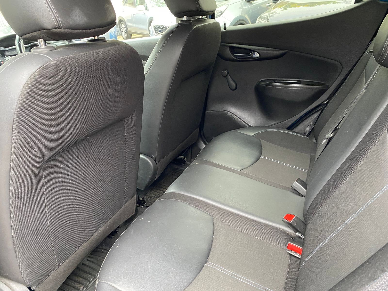 Vauxhall Viva 1.0i SL Hatchback 5dr Petrol Manual Euro 6 (75 ps) just two owners and service history 5dr Manual 2017