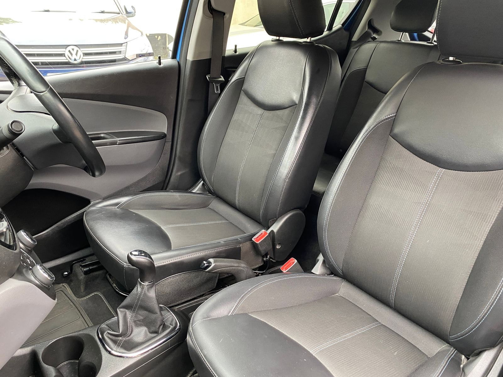 Vauxhall Viva 1.0i SL Hatchback 5dr Petrol Manual Euro 6 (75 ps) just two owners and service history 5dr Manual 2017