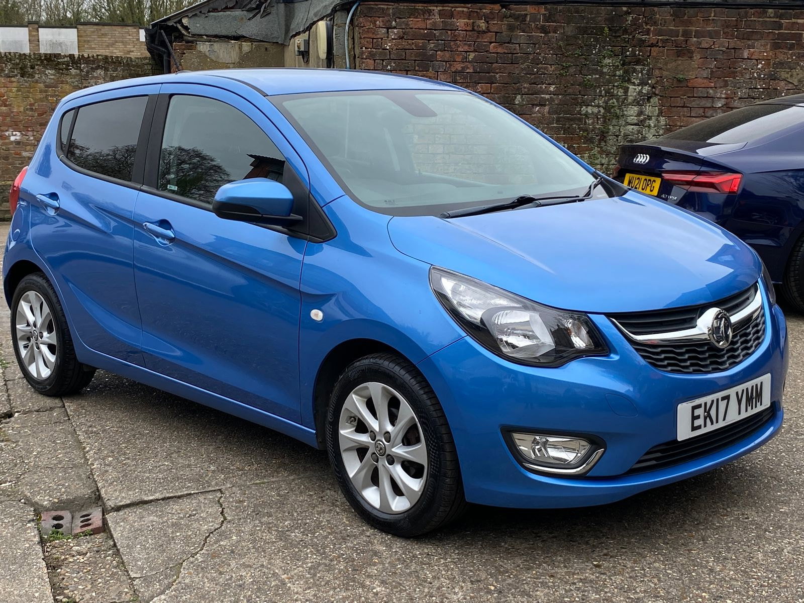 Vauxhall Viva 1.0i SL Hatchback 5dr Petrol Manual Euro 6 (75 ps) just two owners and service history 5dr Manual 2017