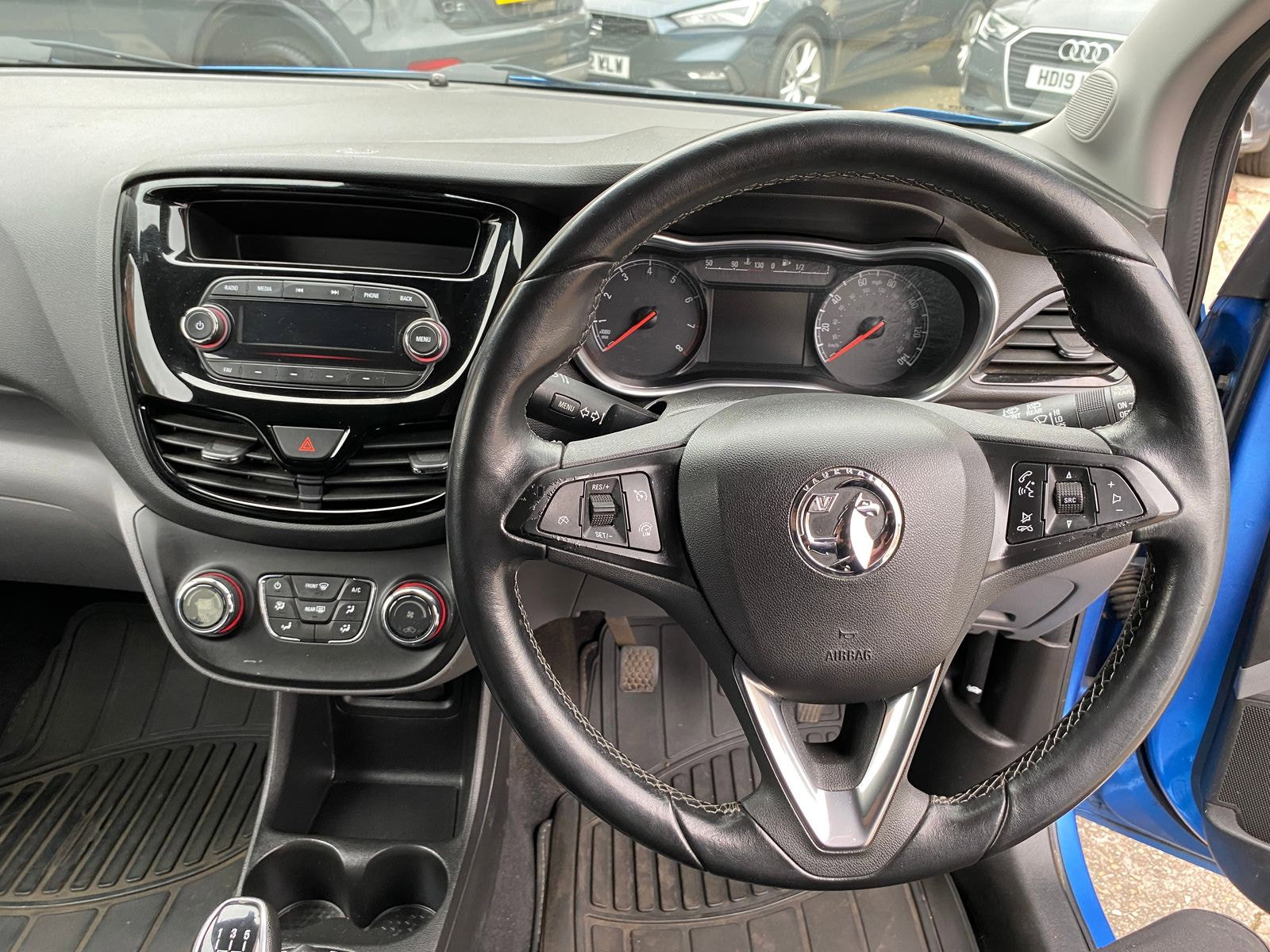 Vauxhall Viva 1.0i SL Hatchback 5dr Petrol Manual Euro 6 (75 ps) just two owners and service history 5dr Manual 2017