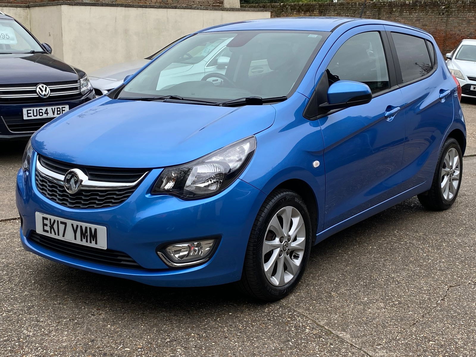 Vauxhall Viva 1.0i SL Hatchback 5dr Petrol Manual Euro 6 (75 ps) just two owners and service history 5dr Manual 2017