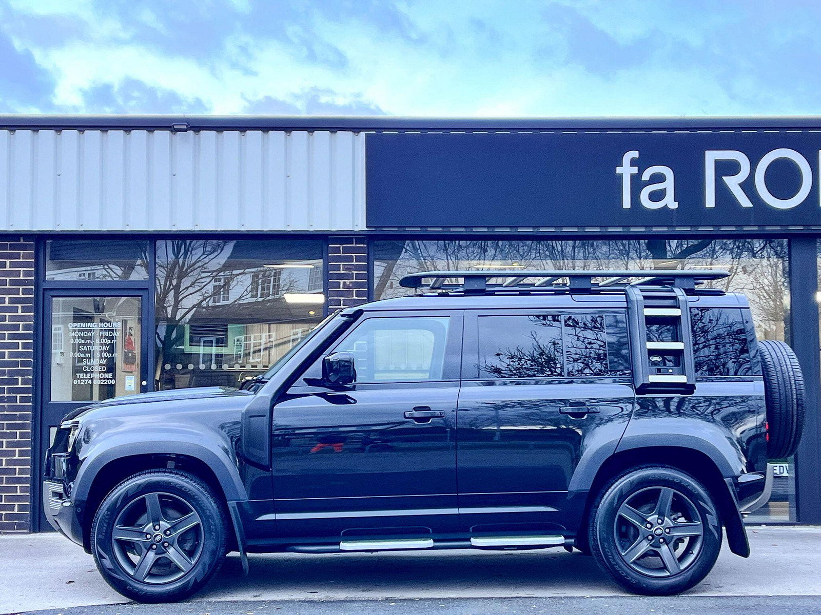 Land Rover DEFENDER 110 3.0 D250 MHEV X-Dynamic SE Auto 4WD Euro 6 (s/s) 5dr 5dr Automatic 2022