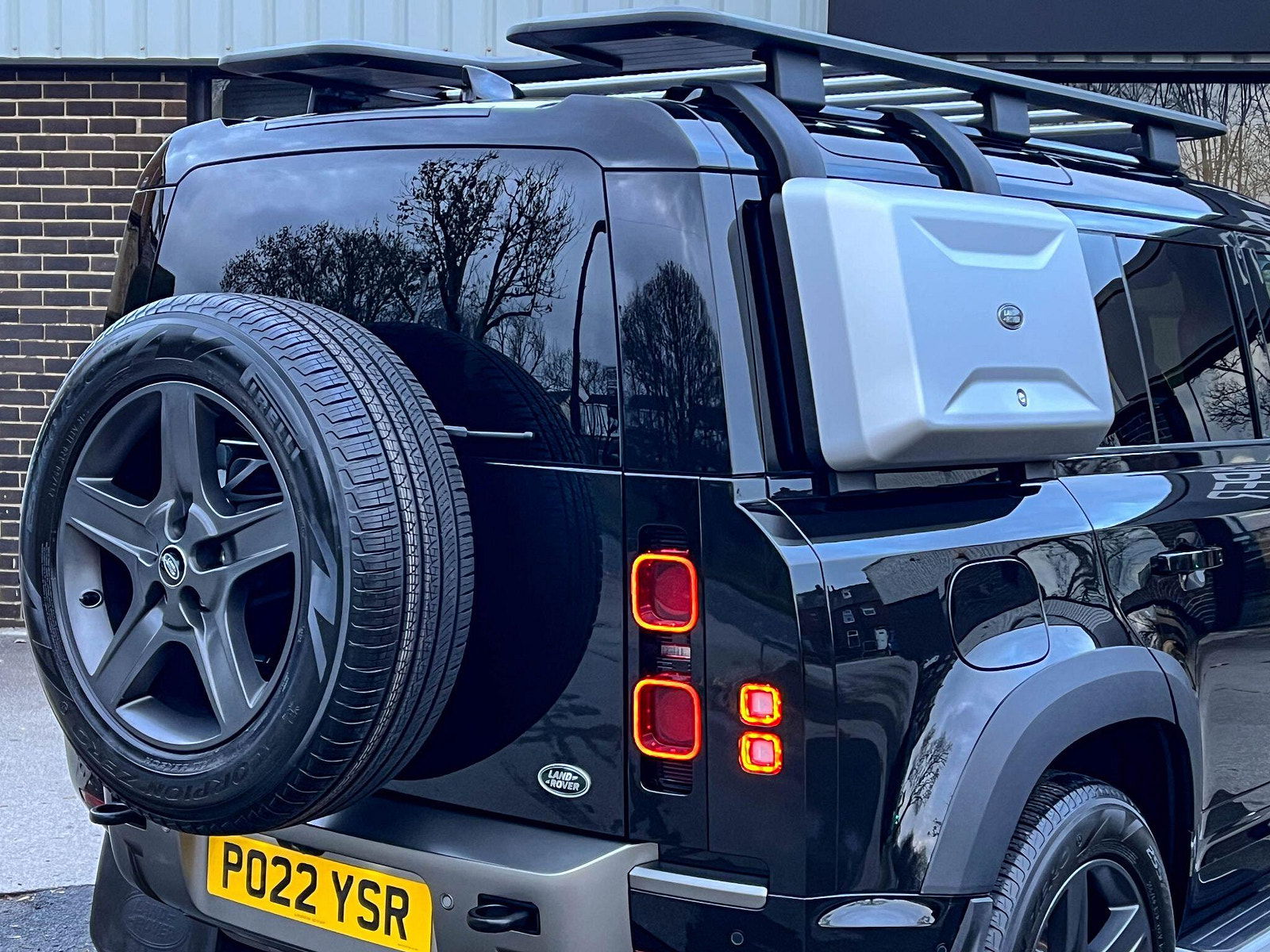 Land Rover DEFENDER 110 3.0 D250 MHEV X-Dynamic SE Auto 4WD Euro 6 (s/s) 5dr 5dr Automatic 2022