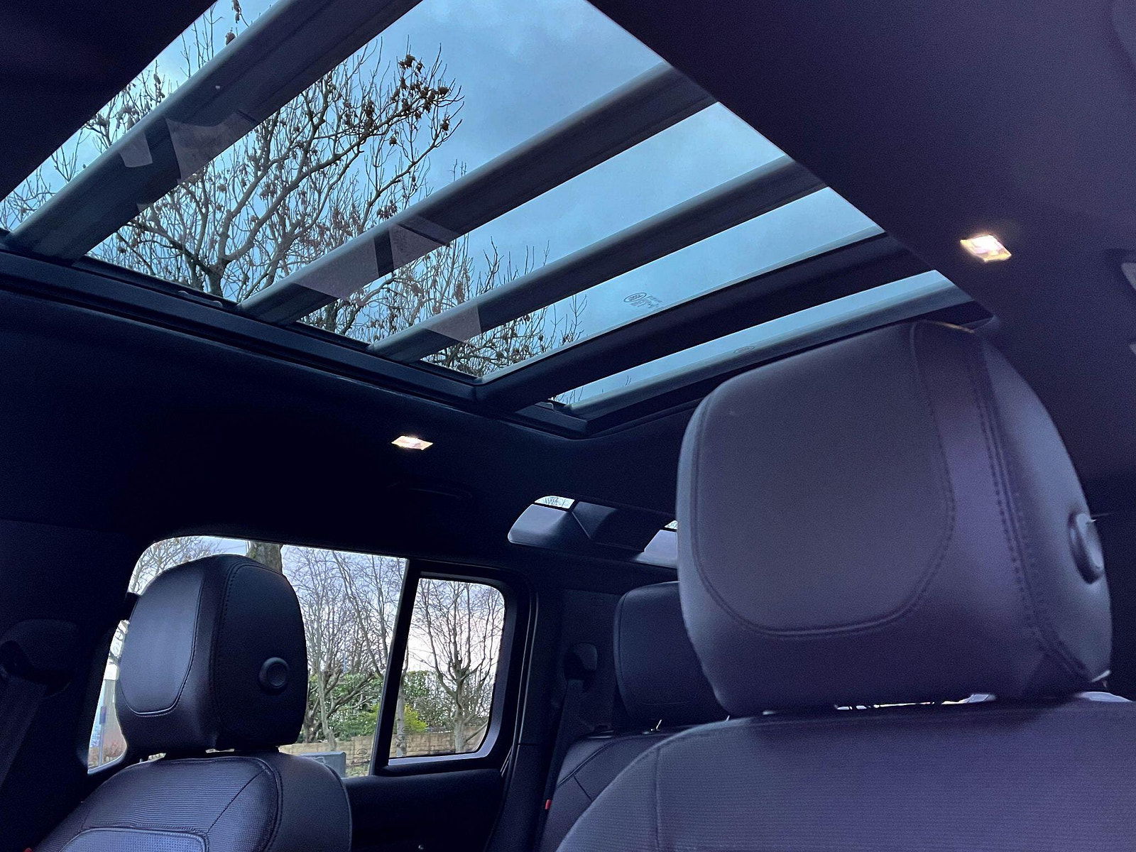 Land Rover DEFENDER 110 3.0 D250 MHEV X-Dynamic SE Auto 4WD Euro 6 (s/s) 5dr 5dr Automatic 2022