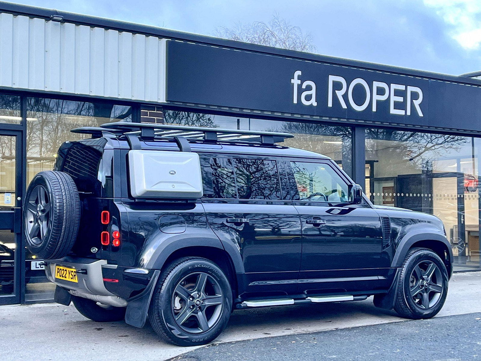 Land Rover DEFENDER 110 3.0 D250 MHEV X-Dynamic SE Auto 4WD Euro 6 (s/s) 5dr 5dr Automatic 2022