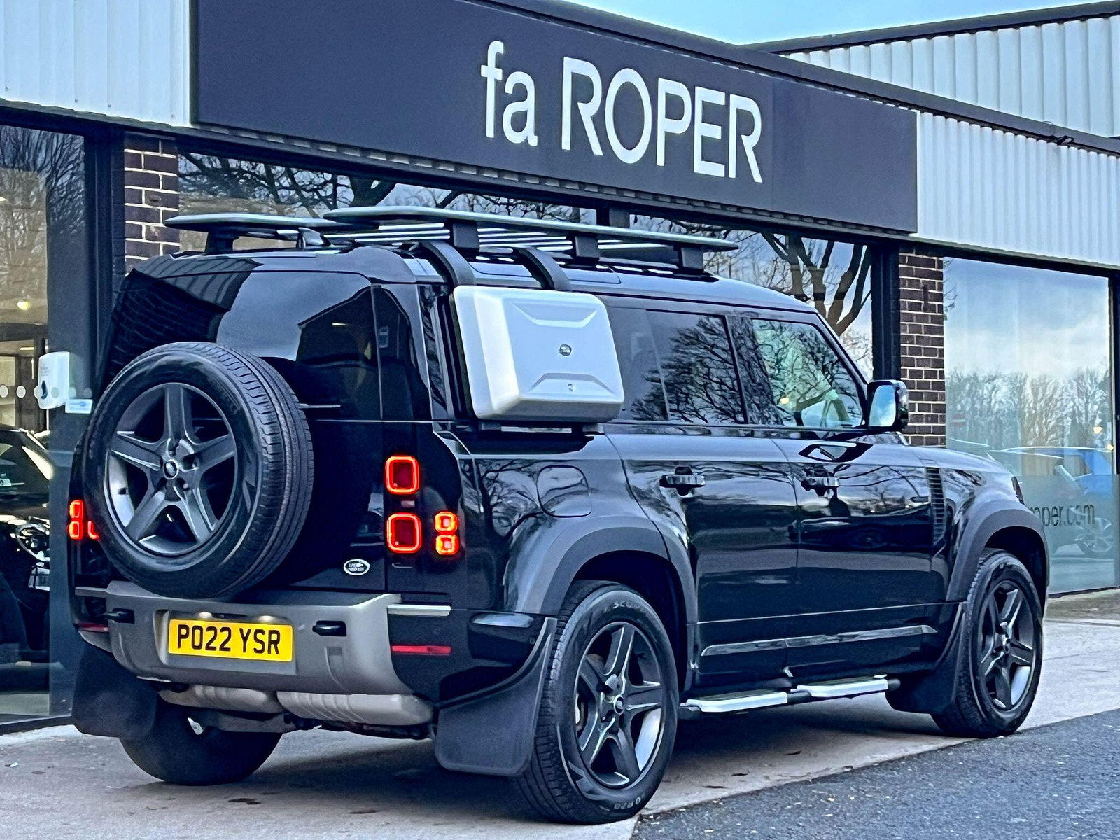 Land Rover DEFENDER 110 3.0 D250 MHEV X-Dynamic SE Auto 4WD Euro 6 (s/s) 5dr 5dr Automatic 2022