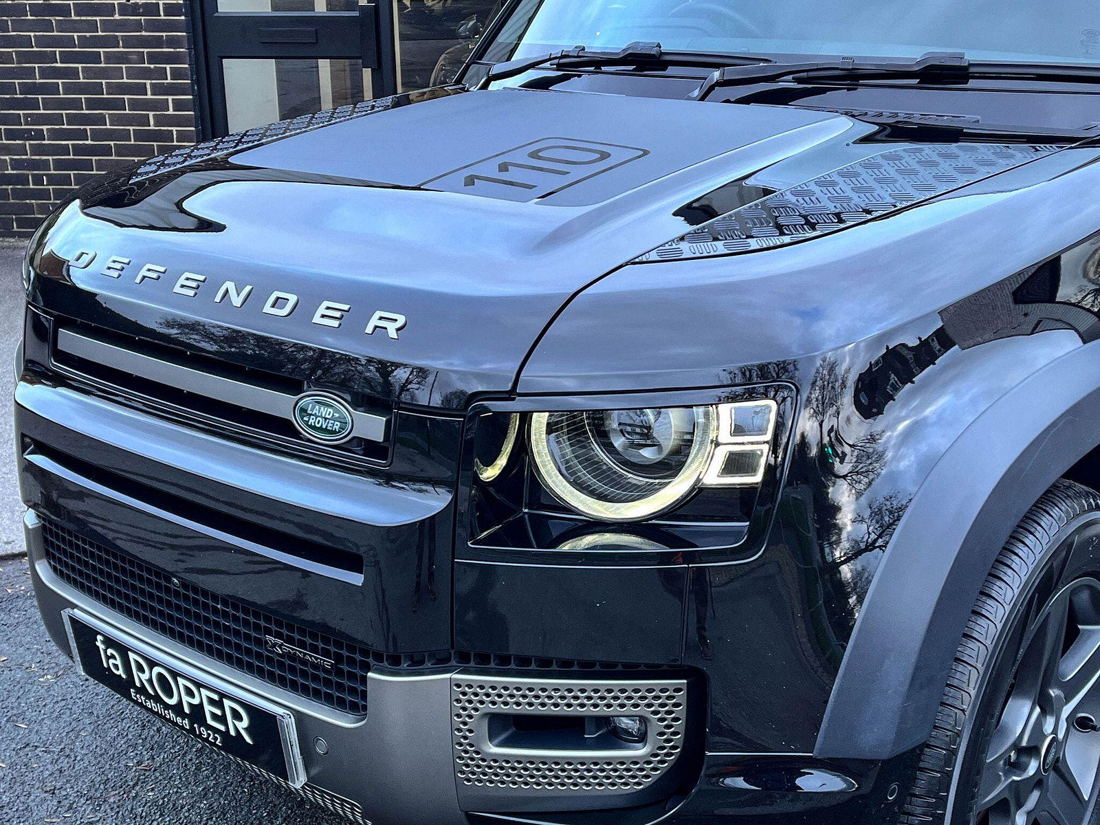 Land Rover DEFENDER 110 3.0 D250 MHEV X-Dynamic SE Auto 4WD Euro 6 (s/s) 5dr 5dr Automatic 2022