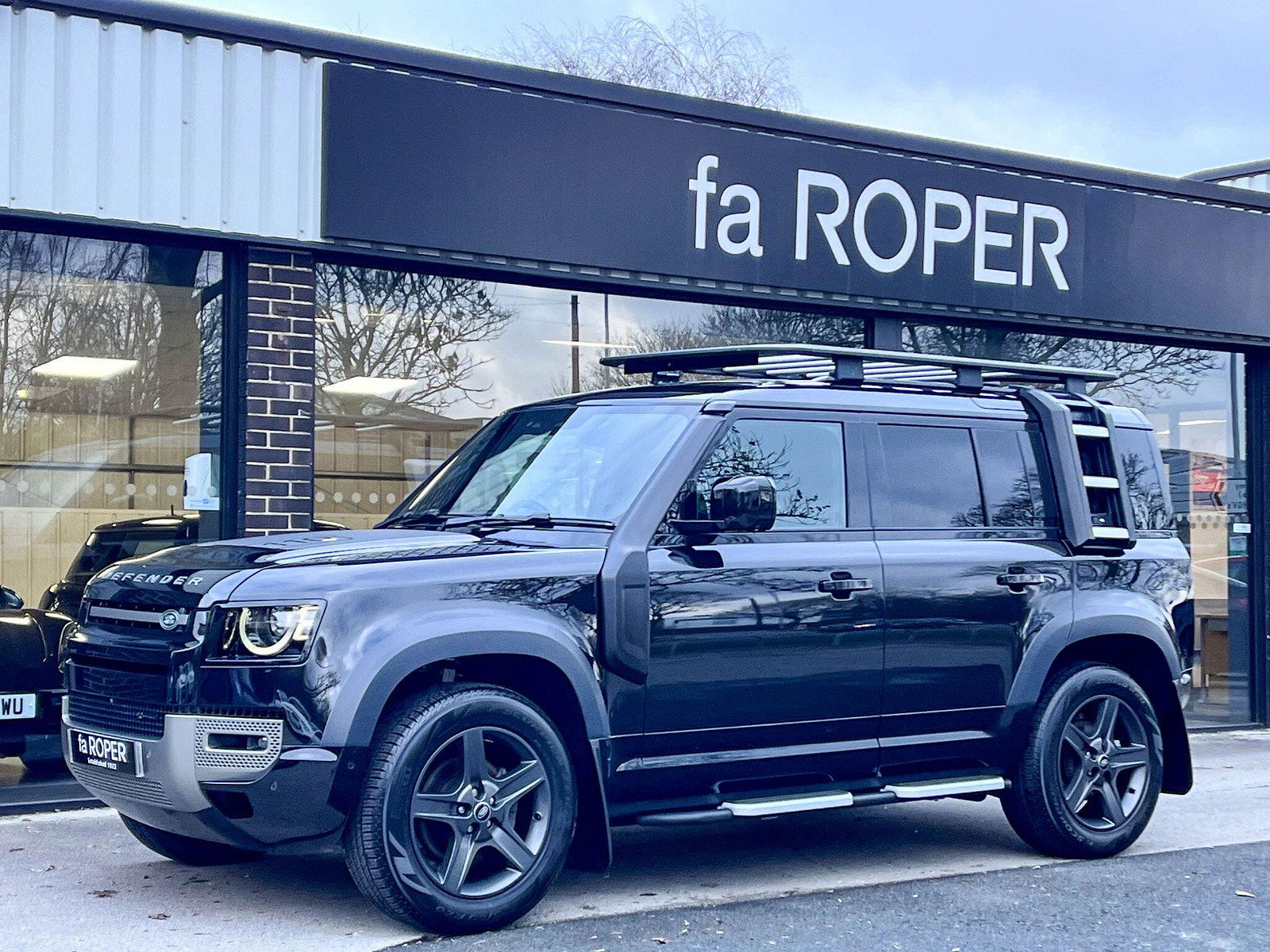 Land Rover DEFENDER 110 3.0 D250 MHEV X-Dynamic SE Auto 4WD Euro 6 (s/s) 5dr 5dr Automatic 2022