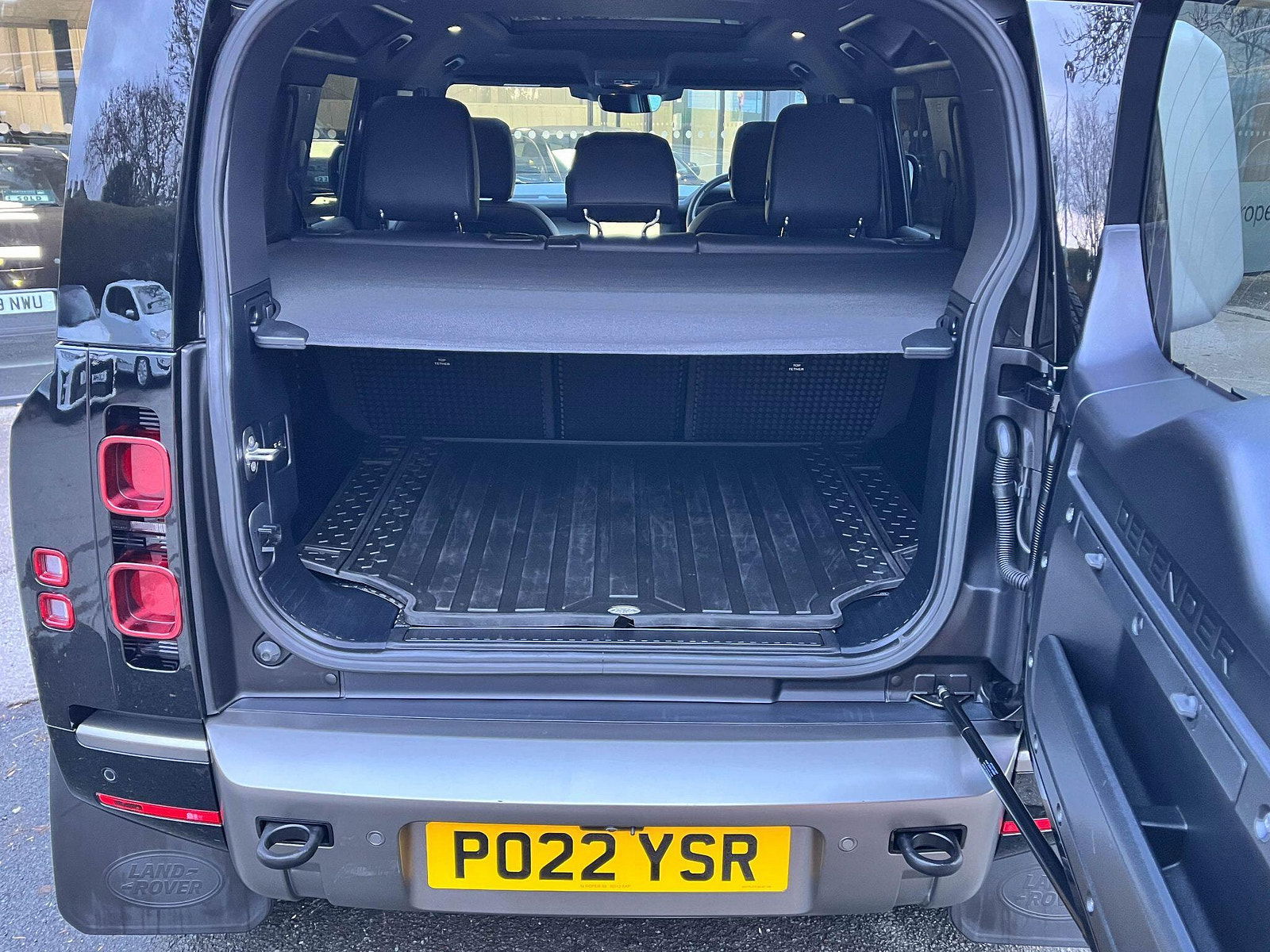 Land Rover DEFENDER 110 3.0 D250 MHEV X-Dynamic SE Auto 4WD Euro 6 (s/s) 5dr 5dr Automatic 2022