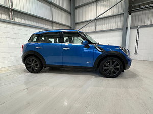 MINI Countryman thumbnail