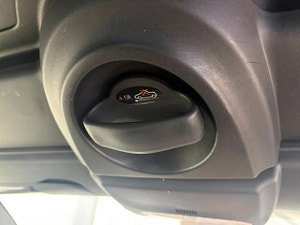Renault Wind thumbnail