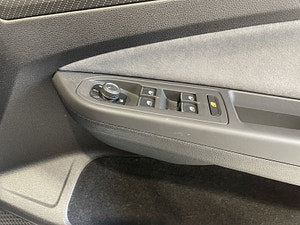 Volkswagen Golf thumbnail
