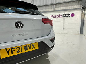 Volkswagen T-Roc thumbnail