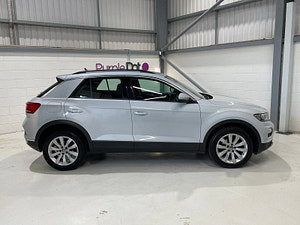 Volkswagen T-Roc thumbnail