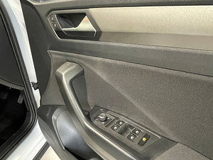 Volkswagen T-Roc thumbnail