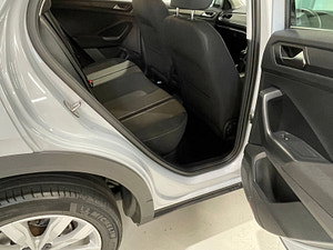 Volkswagen T-Roc thumbnail