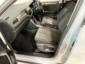 Volkswagen T-Roc thumbnail