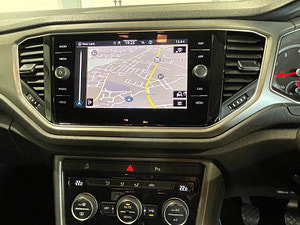 Volkswagen T-Roc thumbnail