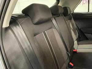 Volkswagen T-Roc thumbnail