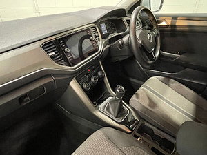 Volkswagen T-Roc thumbnail