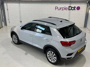 Volkswagen T-Roc thumbnail