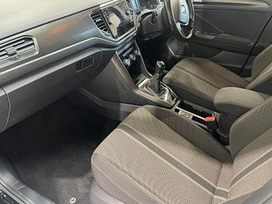 Volkswagen T-Roc thumbnail