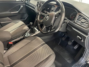 Volkswagen T-Roc thumbnail