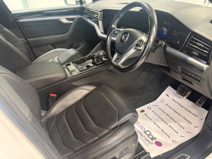 Volkswagen Touareg thumbnail