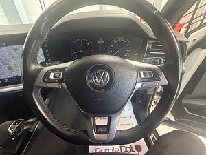 Volkswagen Touareg thumbnail