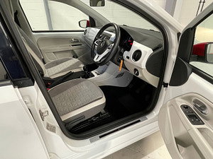 Volkswagen up! thumbnail