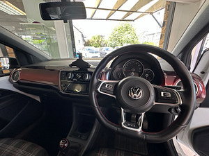 Volkswagen up! thumbnail
