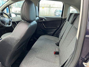 Volkswagen Golf thumbnail