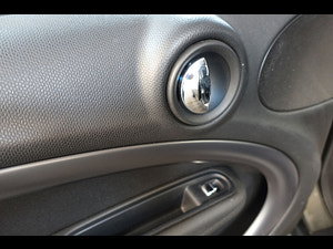 MINI Countryman thumbnail