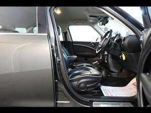 MINI Countryman thumbnail