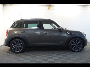 MINI Countryman thumbnail
