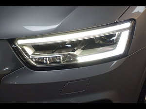 Audi Q3 thumbnail