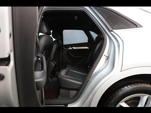 Audi Q3 thumbnail