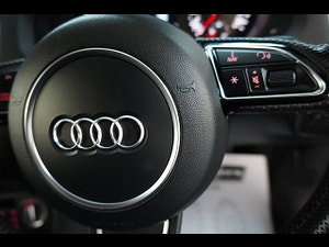 Audi Q3 thumbnail