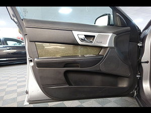 Jaguar XF thumbnail