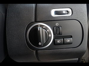 Land Rover Discovery 4 thumbnail