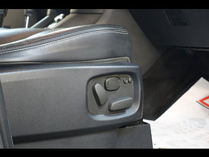 Land Rover Discovery 4 thumbnail