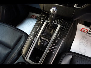 Porsche Macan thumbnail