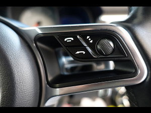 Porsche Macan thumbnail