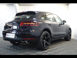 Porsche Macan thumbnail