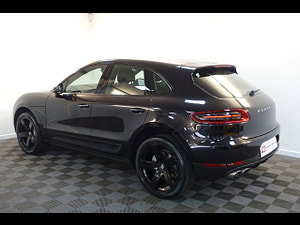 Porsche Macan thumbnail