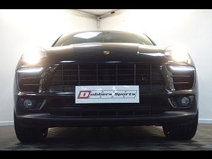 Porsche Macan thumbnail