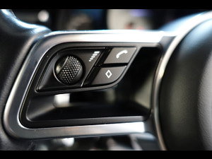 Porsche Macan thumbnail