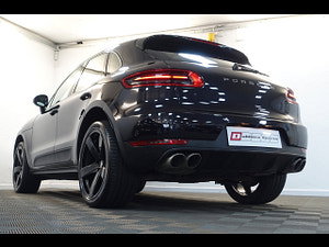 Porsche Macan thumbnail