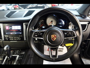 Porsche Macan thumbnail